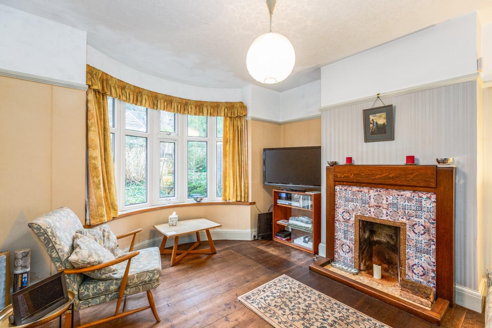 Bishopston Road, Bishopston, Swansea, SA3 3EH